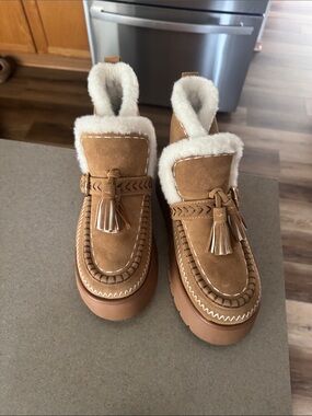Universal Thread Tan Suede Tassel Faux Fur Lined Boots